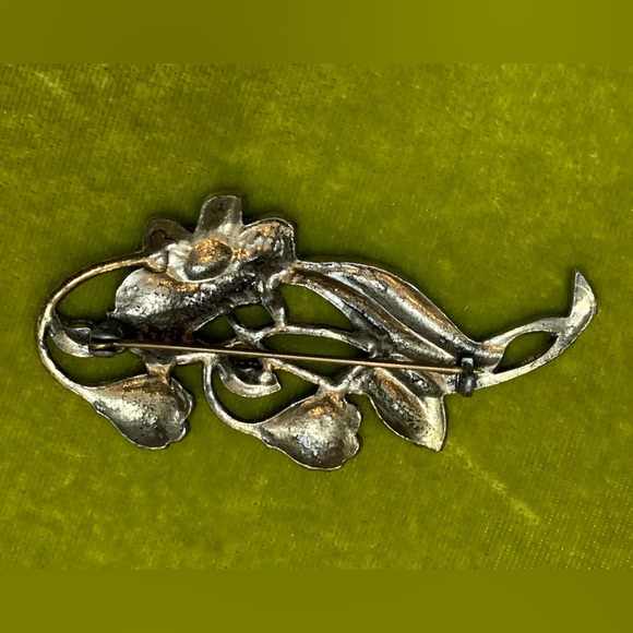 Art Nouveau Flower Brooch - Picture 2 of 3